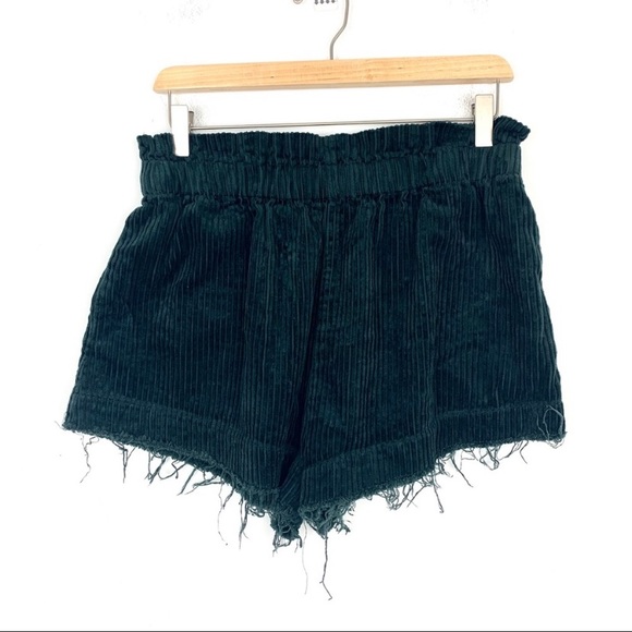 Urban Outfitters Pants - Urban Outfitters Size Medium Green Frey Shorts